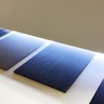 Échantillons de tissu bleu numérisés pour un projet industriel chez StudioScan